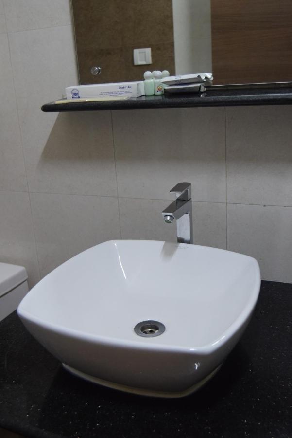 Thiviyam Airport Hotel เชนไน ภายนอก รูปภาพ